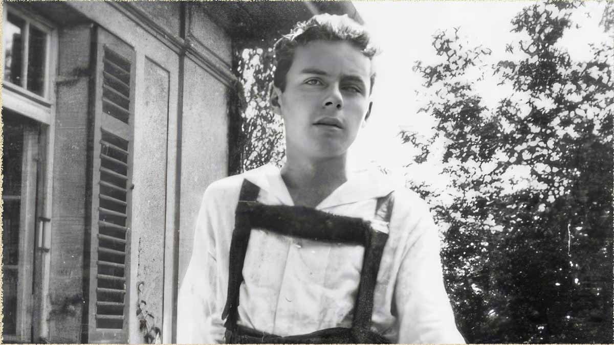 Der junge Klaus Mann in Lederhosen